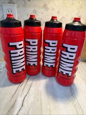 NWT 4PCS PRIME 30OZ Hydration Sports Water Bottle Red & Black NWT